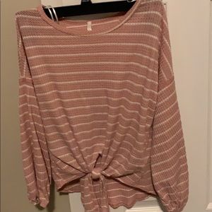 Striped quarter sleeve shirt